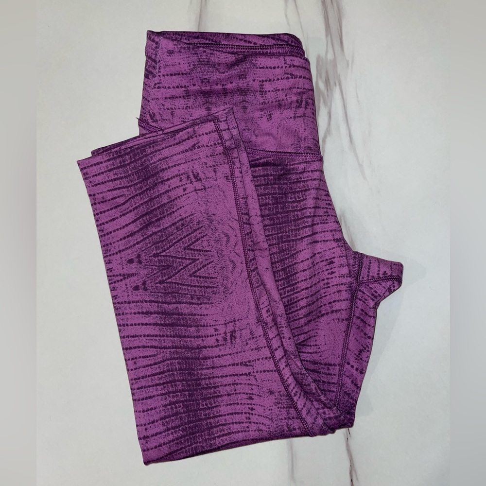 Reebok Crop Purple Snake Skin Workout Tight size S